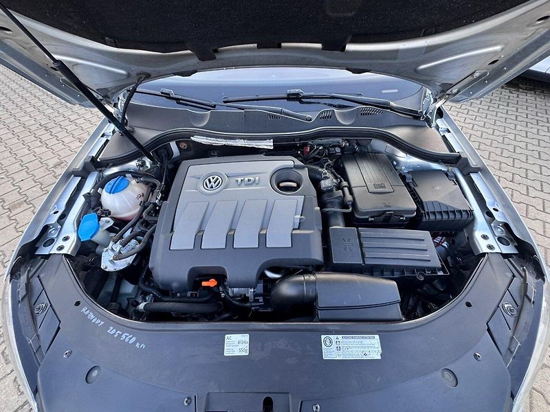 Volkswagen Passat (2012) 1,6 TDI 77 KW KOLA STK - fotka 36 z 46