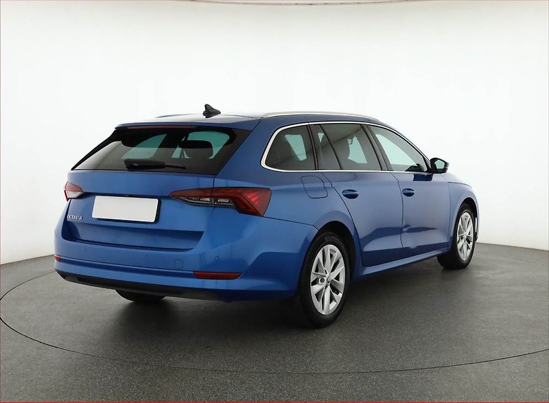 Škoda Octavia (2021) Style 2.0 TDI, ČR,1.maj - fotka 5 z 17