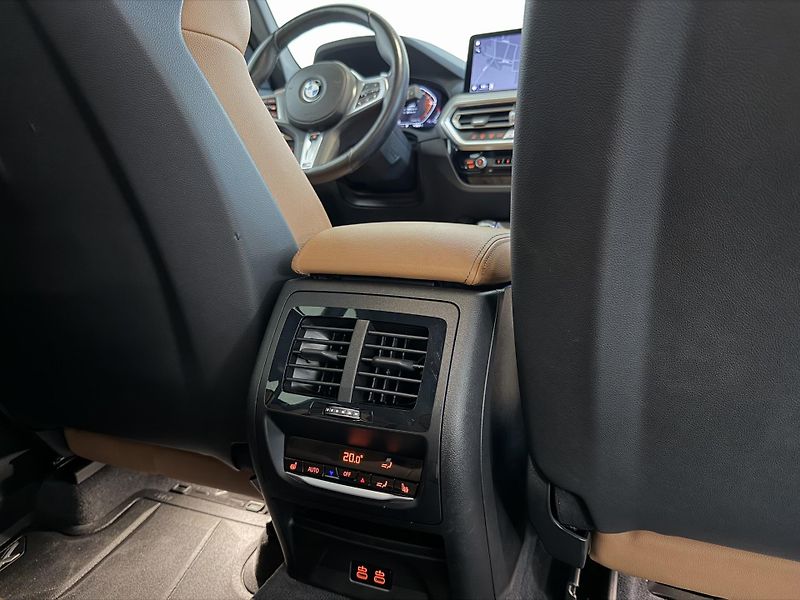 BMW X3 xDrive30d M-Sport Laser TOP - fotka 21 z 43