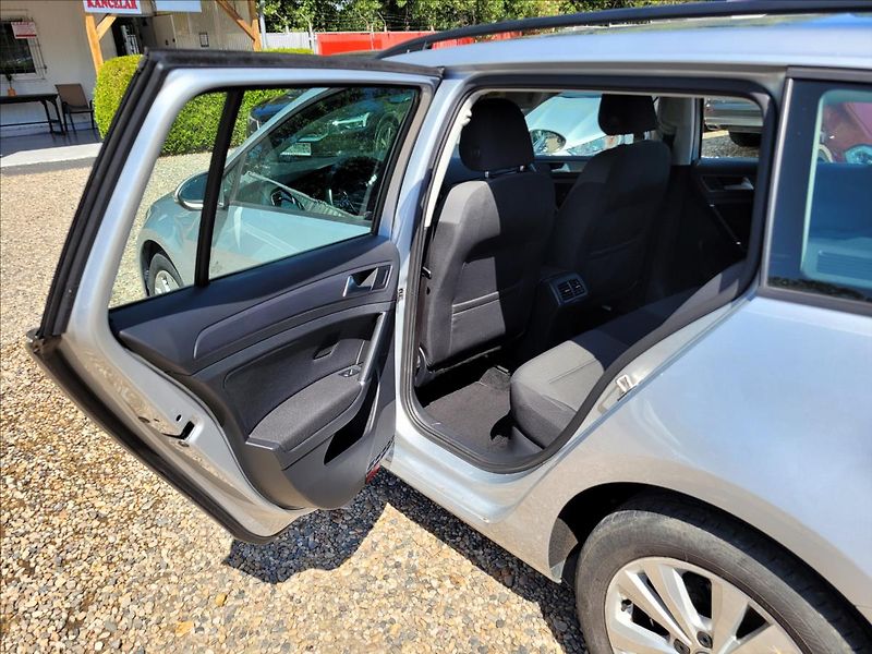 Volkswagen Golf 1,0 TSI,navi,digiklima,acc,alu - fotka 13 z 50