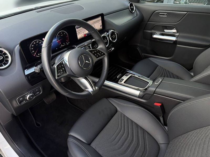 Mercedes-Benz GLA (2025) 200 d 4M - fotka 9 z 27