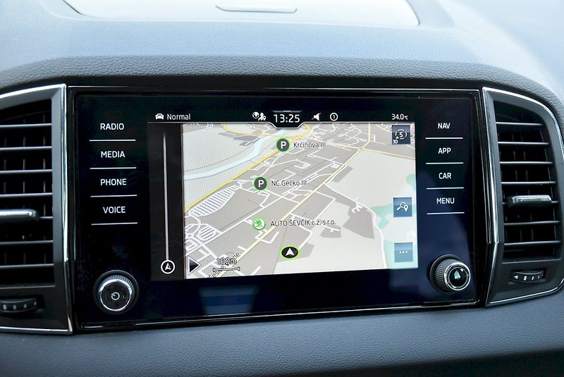 Škoda Karoq (2021) Style PLUS 2.0 TDI 85kW DSG - fotka 22 z 35