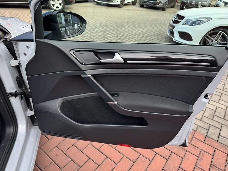 Volkswagen Golf (2017) 1.4TSi HighLine LED Navi Pano - fotka 21 z 50