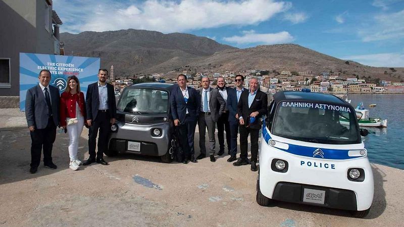 Elektromobily ve služně na ostrově Chalki