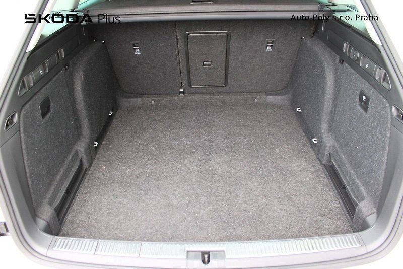 Škoda Superb (2023) 2.0 TDI 147 kW Scout - fotka 23 z 25