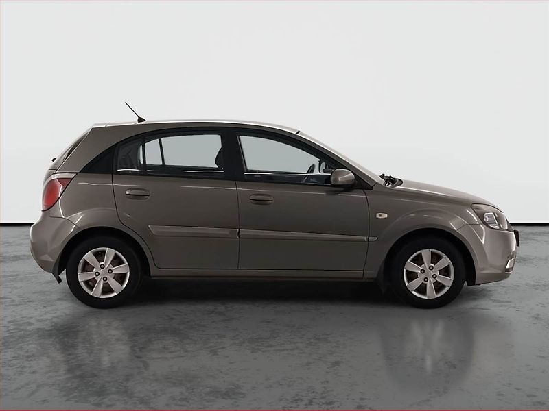 Kia Rio (2011) 1.4 16V, Serv.kniha - fotka 6 z 14