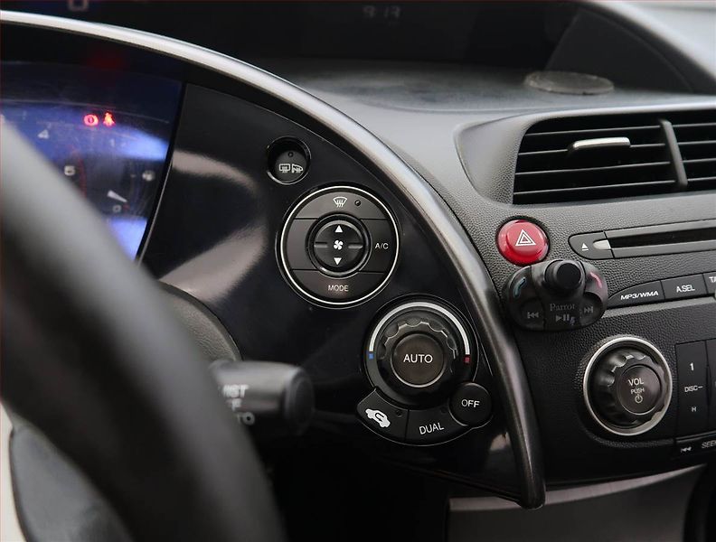 Honda Civic (2006) 2.2 i-CTDi, nová STK - fotka 16 z 22
