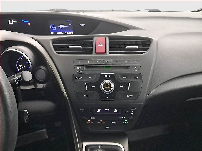 Honda Civic (2013) 1.4 i-VTEC - fotka 12 z 16