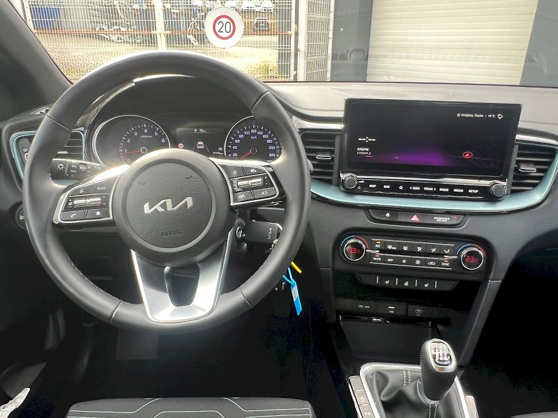 Kia Ceed (2025) Edice 30 1.5 T- GDI 103 kW 6°m - fotka 21 z 32