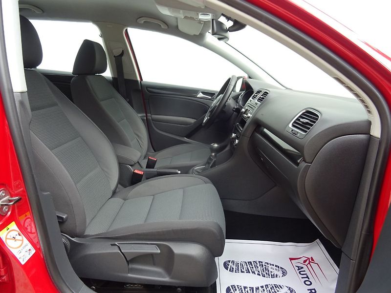 Volkswagen Golf (2009) 1.6i,75kW,1maj,S.kni,klima - fotka 14 z 25