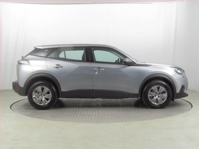 Peugeot 2008 (2020) 1.2 PureTech, Navi, Tempomat - fotka 6 z 20