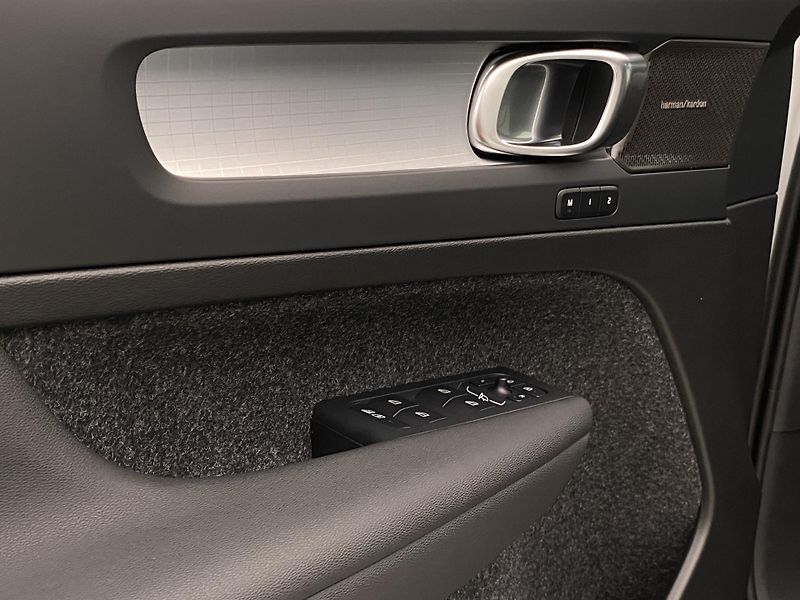 Volvo XC40 (2026) B3 AUT DARK ULTRA  - fotka 27 z 60