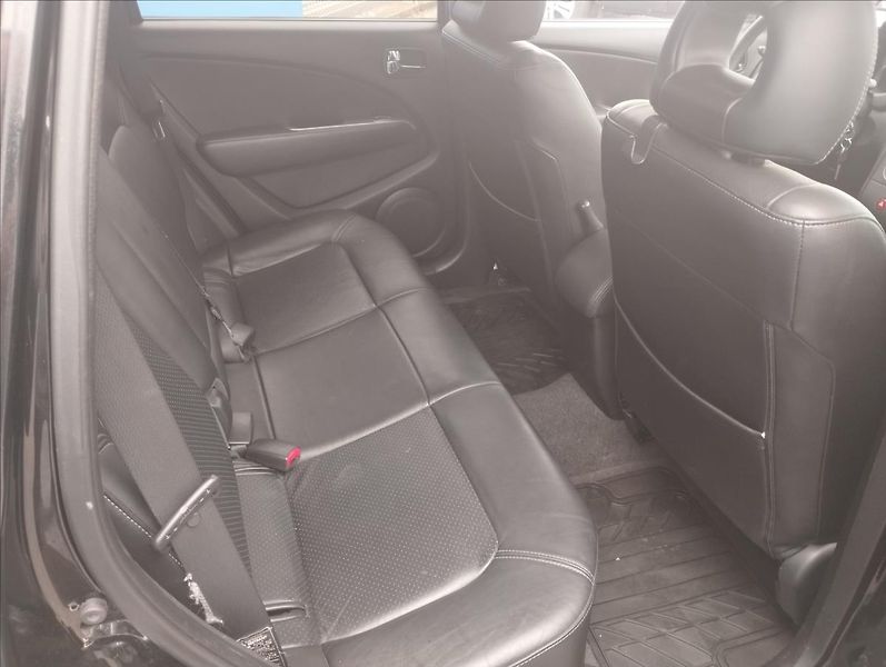 Mitsubishi Outlander 2,4 i 118KW, 4X4, AUTOMAT - fotka 9 z 20