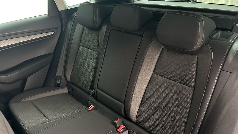 Škoda Karoq 1.5 TSI DSG Style - fotka 16 z 27