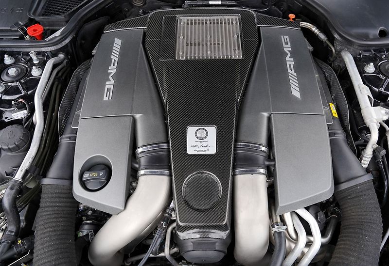 Mercedes-Benz SL 63 AMG Performance/ČR/570PS - fotka 18 z 50