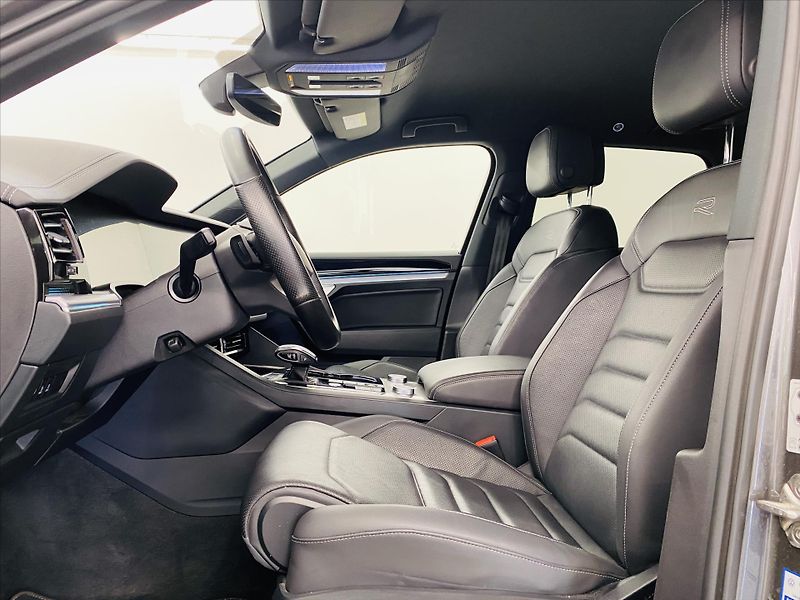 Volkswagen Touareg 3,0 TDI 210kW R-line 4Motion - fotka 5 z 29