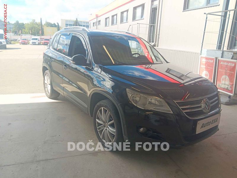 Volkswagen Tiguan (2010) 2.0TDi, Panor, výhř.sed. - fotka 1 z 3