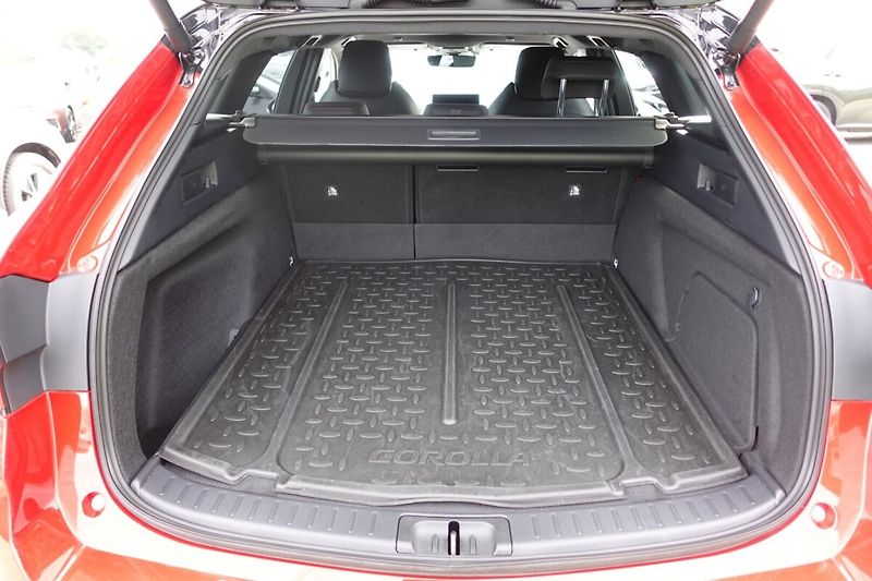 Toyota Corolla 2,0 HEV GR SPORT JBL - fotka 14 z 33