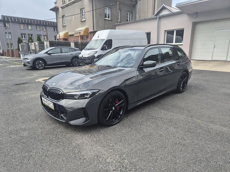 BMW Řada 3 TOURING 330D M SPORT 210kw 19A - fotka 2 z 50