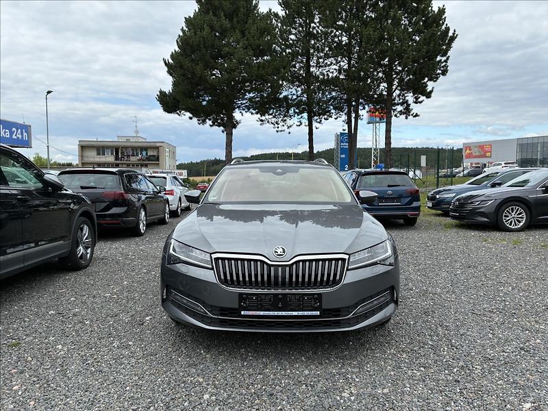 Škoda Superb 2,0 STYLE,PANORAMA,TAŽNÉ,LED - fotka 4 z 36