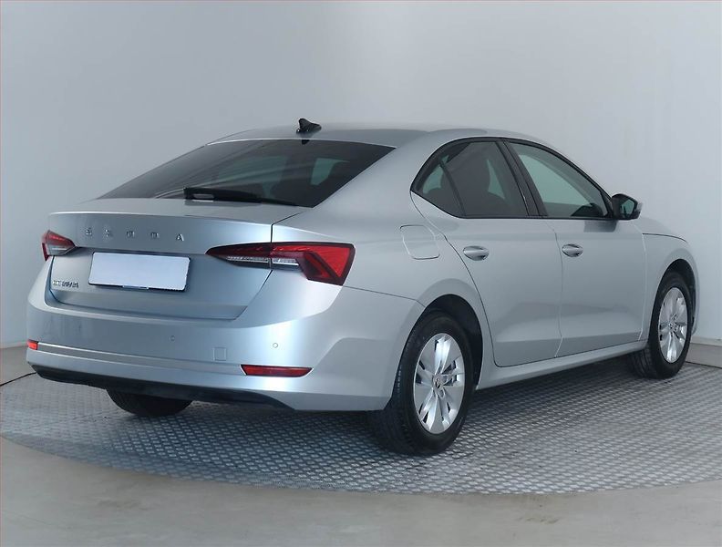 Škoda Octavia (2021) Ambition Plus 1.5 TSI - fotka 5 z 17