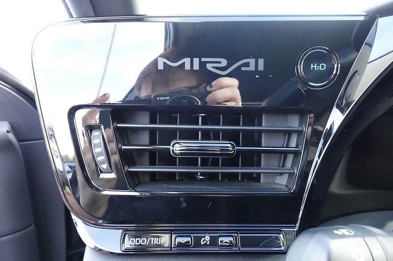 Toyota Mirai Fuel cell Comfort - fotka 26 z 29