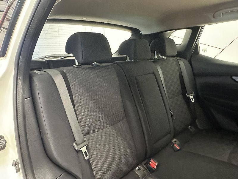 Nissan Qashqai (2016) 1.2 85kw*1. MAJ*CZ*NAVI*TEMPO. - fotka 14 z 17