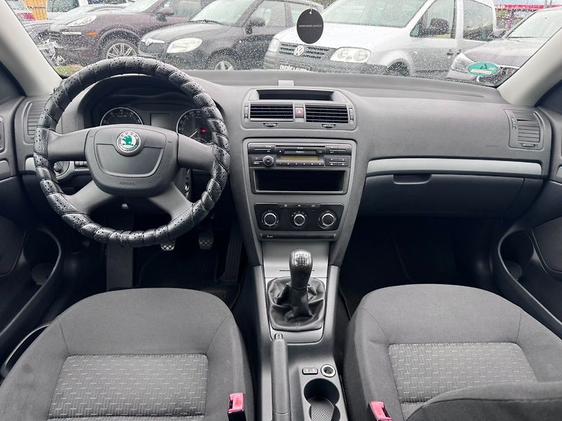 Škoda Octavia (2010) 1,4 TSI 90 KW TAŽNÉ KOLA - fotka 23 z 50