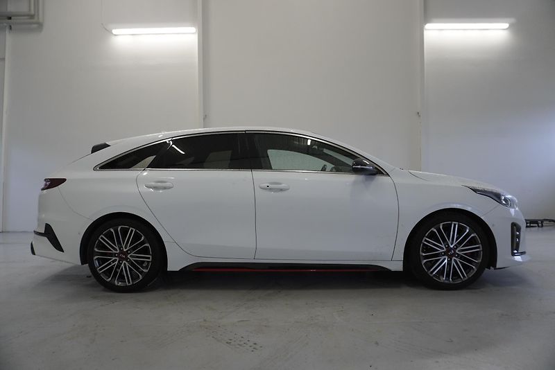 Kia ProCeed 1.6 T-GDI 150kW GT-LINE AUT - fotka 5 z 31