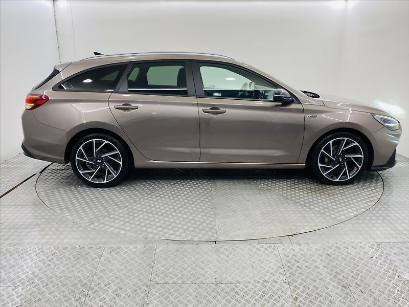 Hyundai i30 1,5 T-GDi 117kW DCT N-Line - fotka 25 z 26