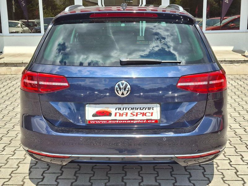 Volkswagen Passat (2015) 2.0TDI 110kW DSG HIGHLINE - fotka 7 z 49