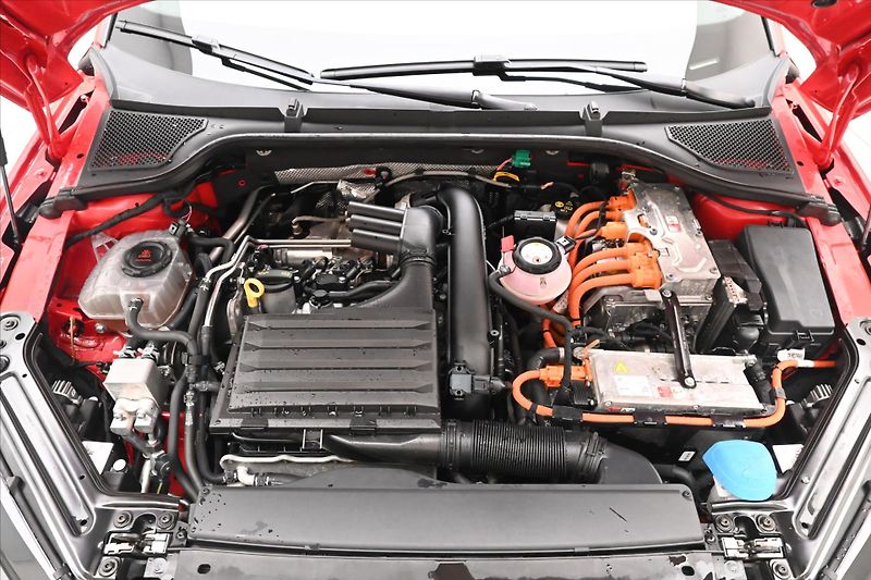 Škoda Octavia 1,4 TSI iV 110kW DSG Style SoH - fotka 9 z 32
