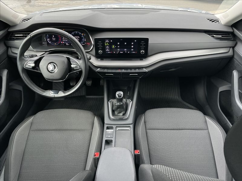 Škoda Octavia 2,0 TDI Combi Ambition Plus - fotka 6 z 23