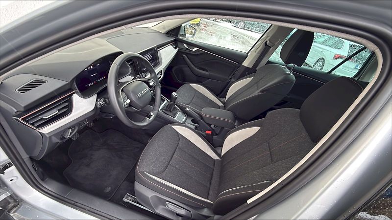 Škoda Kamiq (2025) SELEC TSI 85/1.0 M6F - fotka 16 z 23