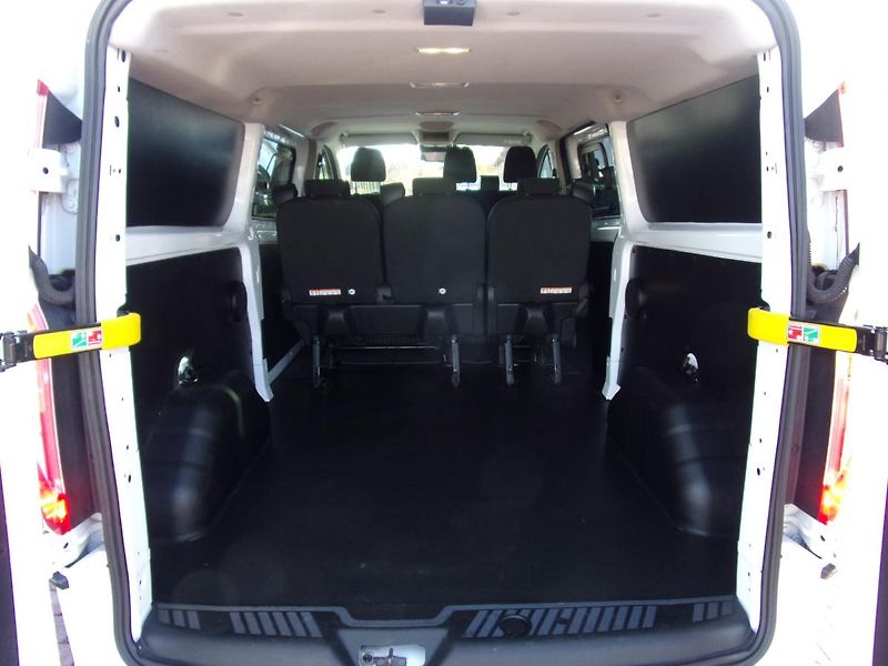 Ford Transit Custom 2.0 TDCi KLIMA ZÁRUKA 6 míst - fotka 13 z 35