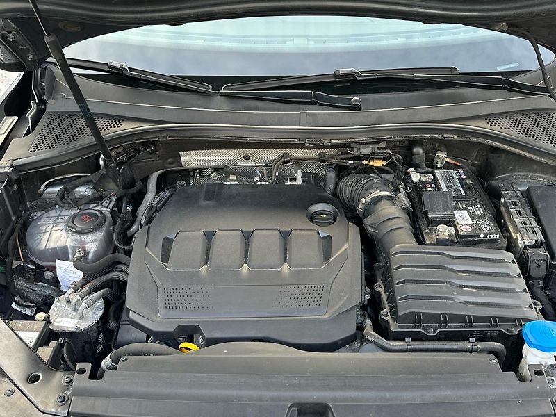 Volkswagen Tiguan Allspace Elegance 2.0 TDI 110 - fotka 17 z 25