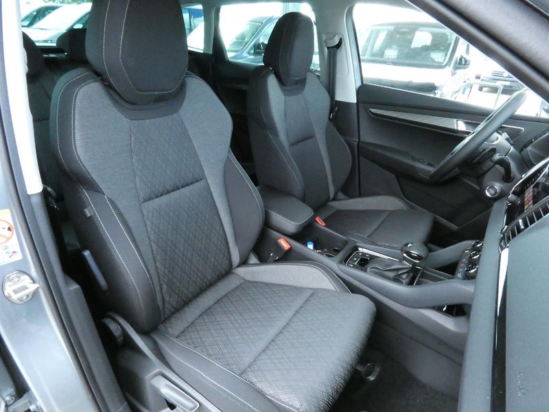 Škoda Karoq (2026) Top Selection 1.5 TSI 110 kW D - fotka 22 z 30