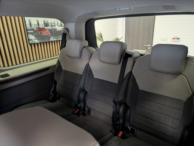 Volkswagen Multivan 1,5 TSI, 130KW, 4 MOTION Long - fotka 26 z 35