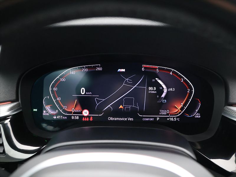 BMW Řada 5 3,0 530d xDrive 195kW M-paket - fotka 17 z 34