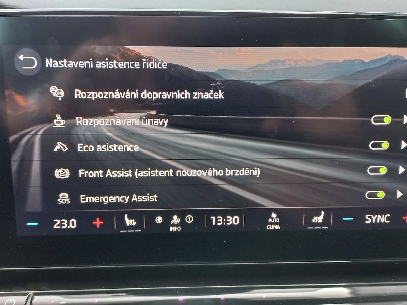 Škoda Octavia (2023) COMBI RS  2,0TSI DSG - fotka 23 z 26