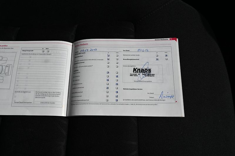 Škoda Octavia 2.0TDI 7/2011 Rezervace - fotka 45 z 50