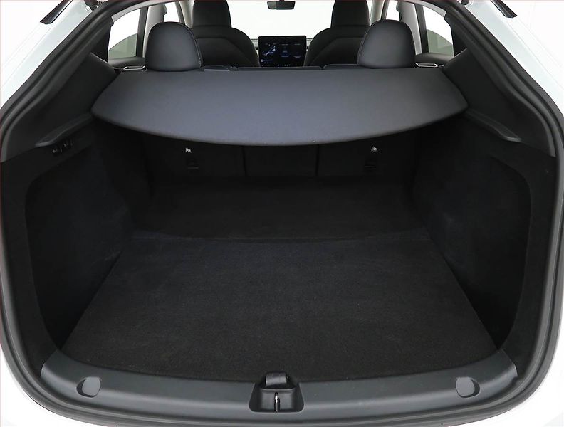 Tesla Model Y (2023) Long Range AWD 79kWh, SoH 92% - fotka 13 z 33