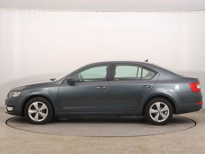 Škoda Octavia (2016) 1.6 TDI, Automat, Navi - fotka 3 z 14