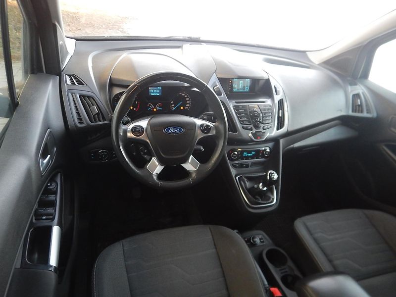 Ford Tourneo Connect 1.6 TDCi, 7 MÍST - fotka 11 z 29