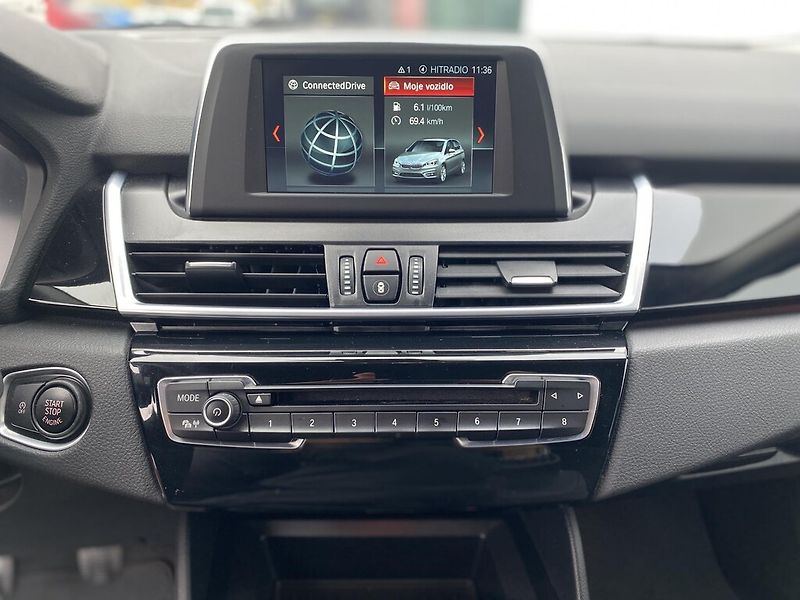 BMW Řada 2 216i 80 kW Active tourer - fotka 15 z 28