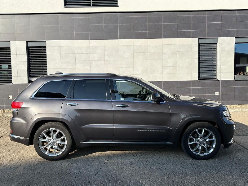Jeep Grand Cherokee 3.0 CRD 184 kW 4X4 SUMMIT, ČR - fotka 9 z 59