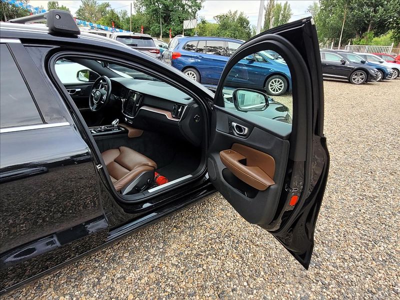 Volvo V60 2,0 T6 ,AWD,Inscription,kůže - fotka 10 z 50