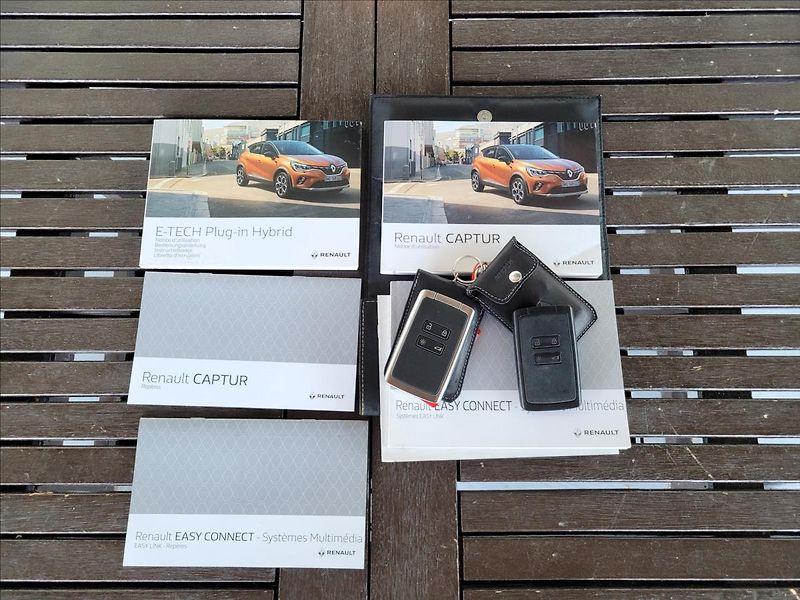 Renault Captur 1,6 E-Tech PHEV Intense - fotka 49 z 49