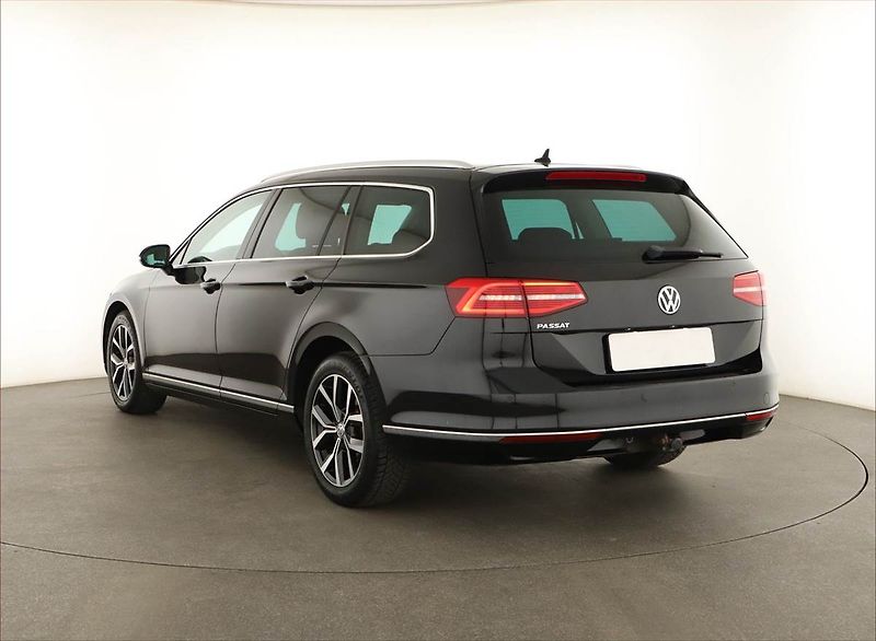 Volkswagen Passat (2018) 2.0 TDI, Kůže, Navi, Tempomat - fotka 4 z 20