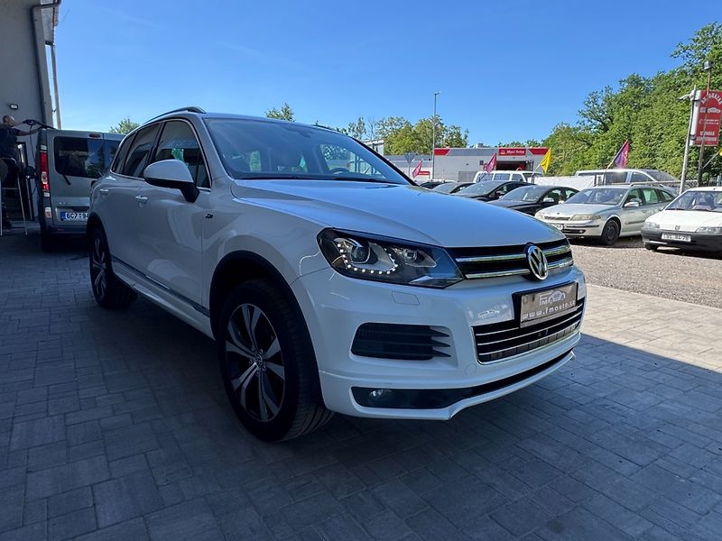 Volkswagen Touareg (2012) 3.0 TDi R-LINE 4motion - fotka 4 z 49